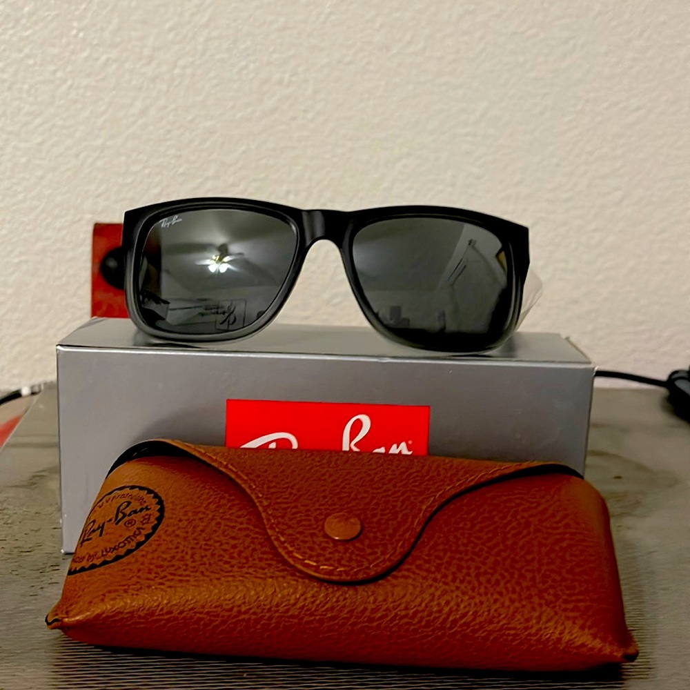 Ray-Ban Justin NWT
